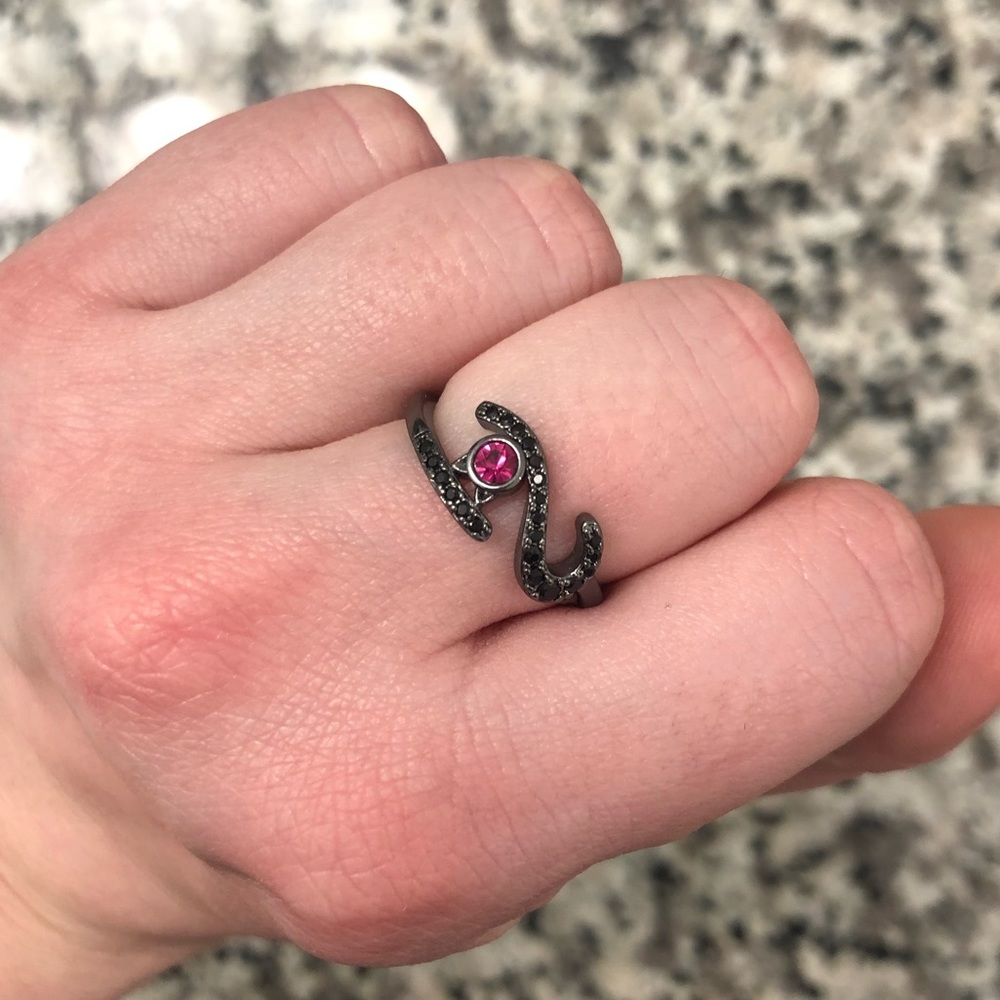 NWT Fragrant Jewels Cool Ring